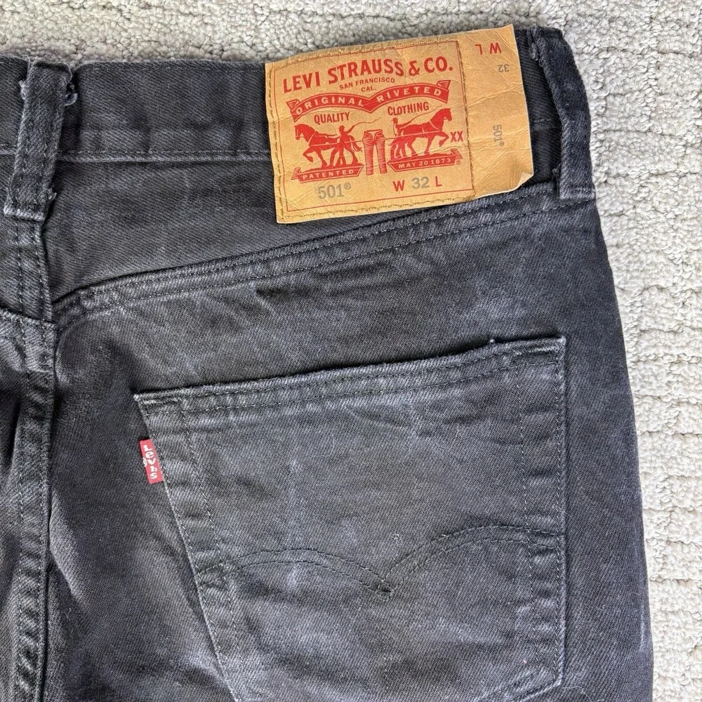 Levi's 501 Denim Shorts Mens W32 Black Faded Wash Button Fly Irregular Tag